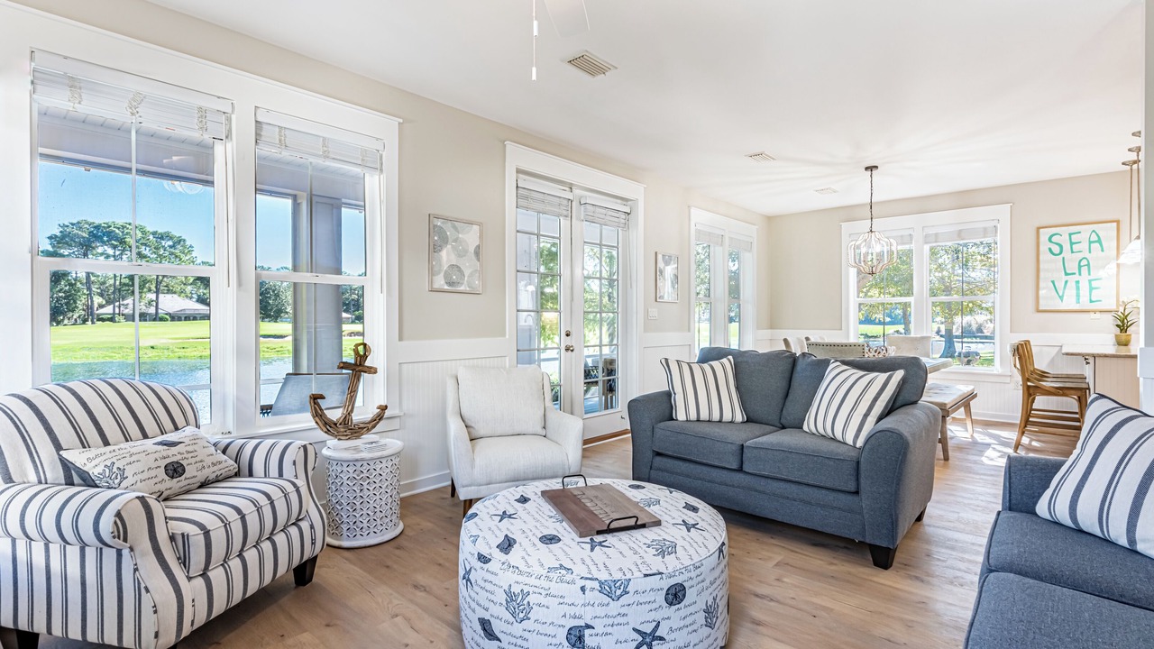 Photo of Livingroom in Laurel Grove