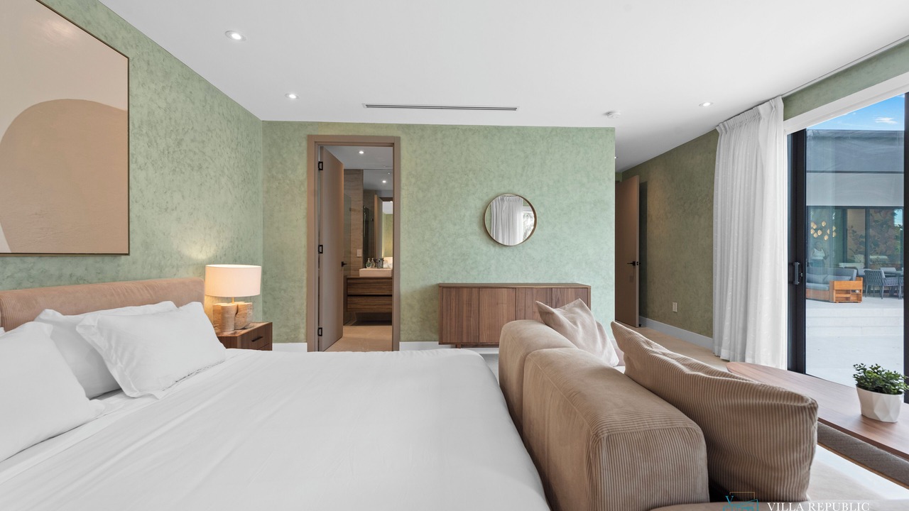 Photo of Bedroom in North Miami Beach