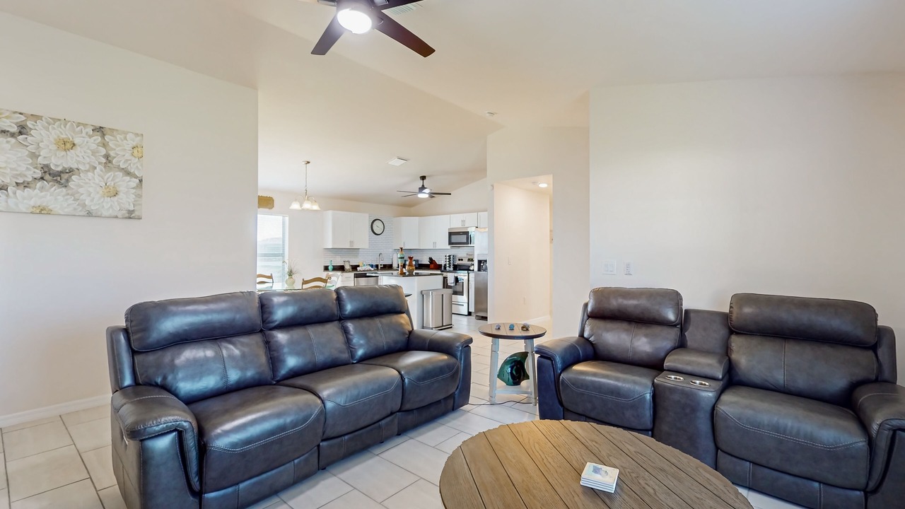 Photo of Livingroom in Diplomat