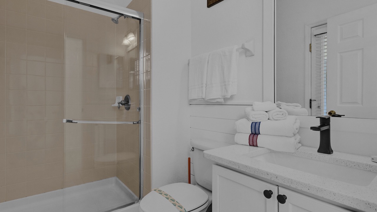 Photo of Bathroom in Trafalgar Village