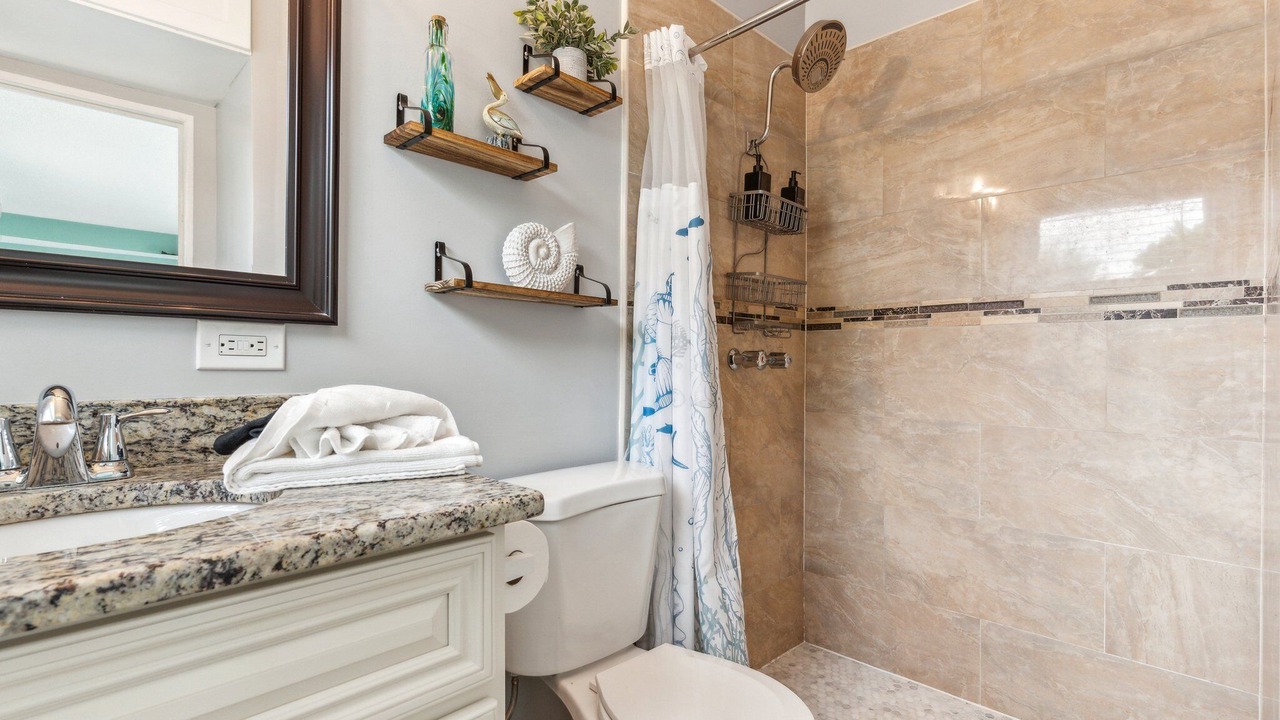 Photo of Bathroom in Anona