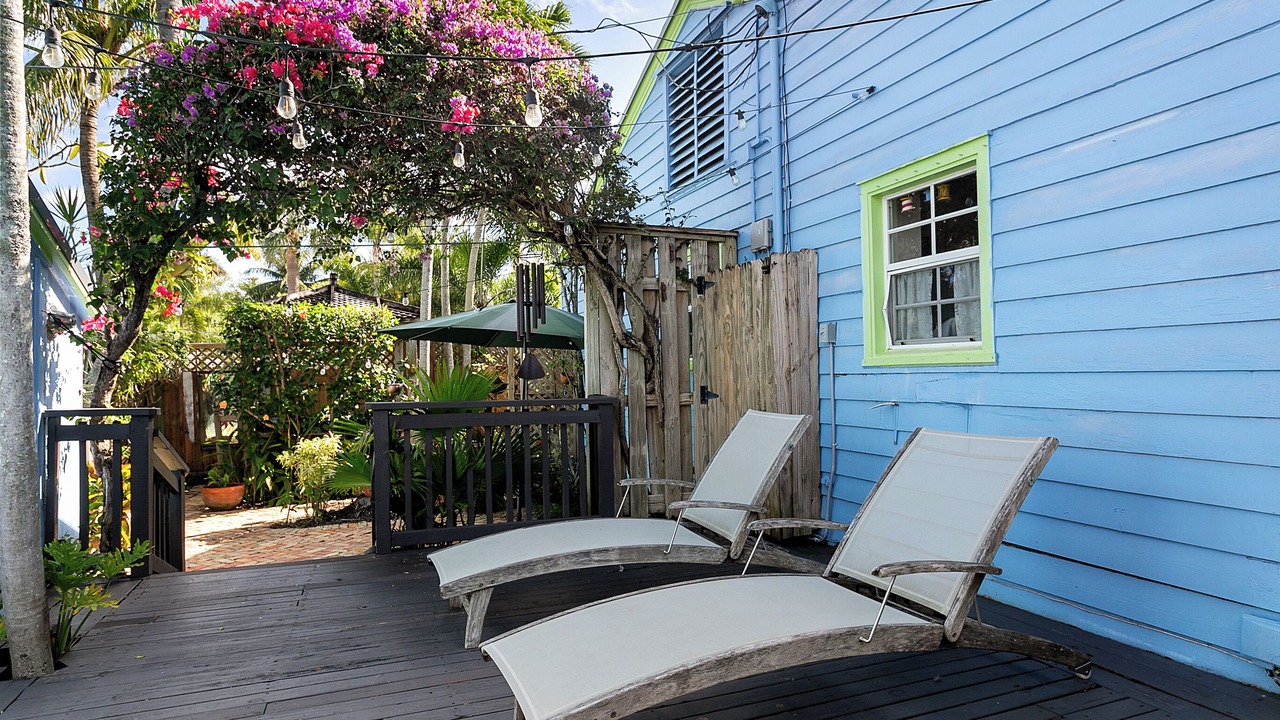 Photo of Patio Balcony in Old Northwood Historic District