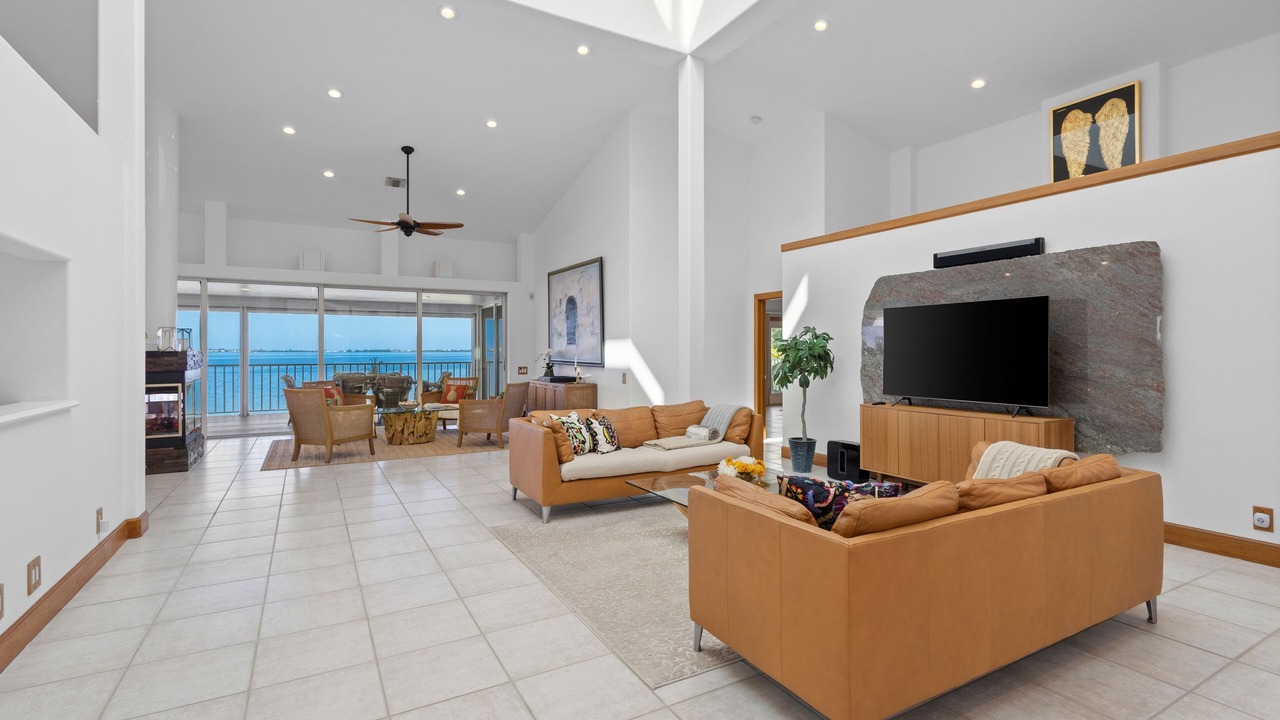 Photo of Livingroom in Bayshore Gardens