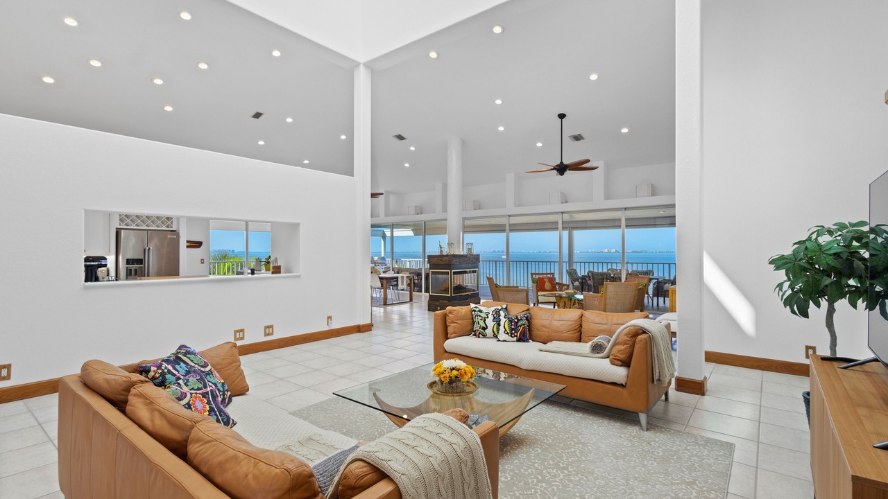 Photo of Livingroom in Bayshore Gardens