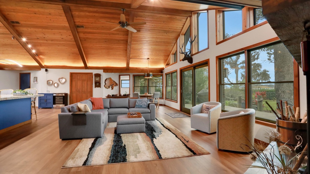 Photo of Livingroom in Fruit Cove