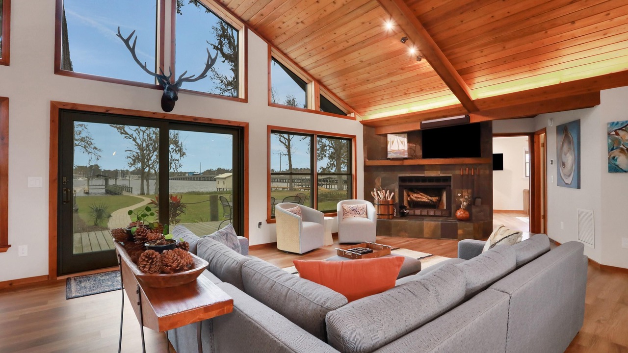 Photo of Livingroom in Fruit Cove