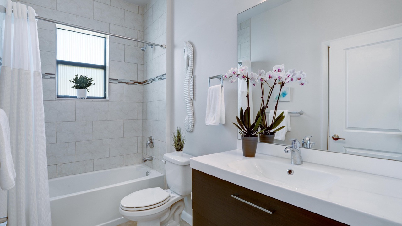 Photo of Bathroom in Pelican