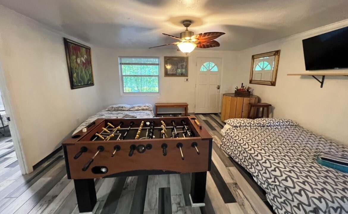 Photo of Bedroom in Town N County Park