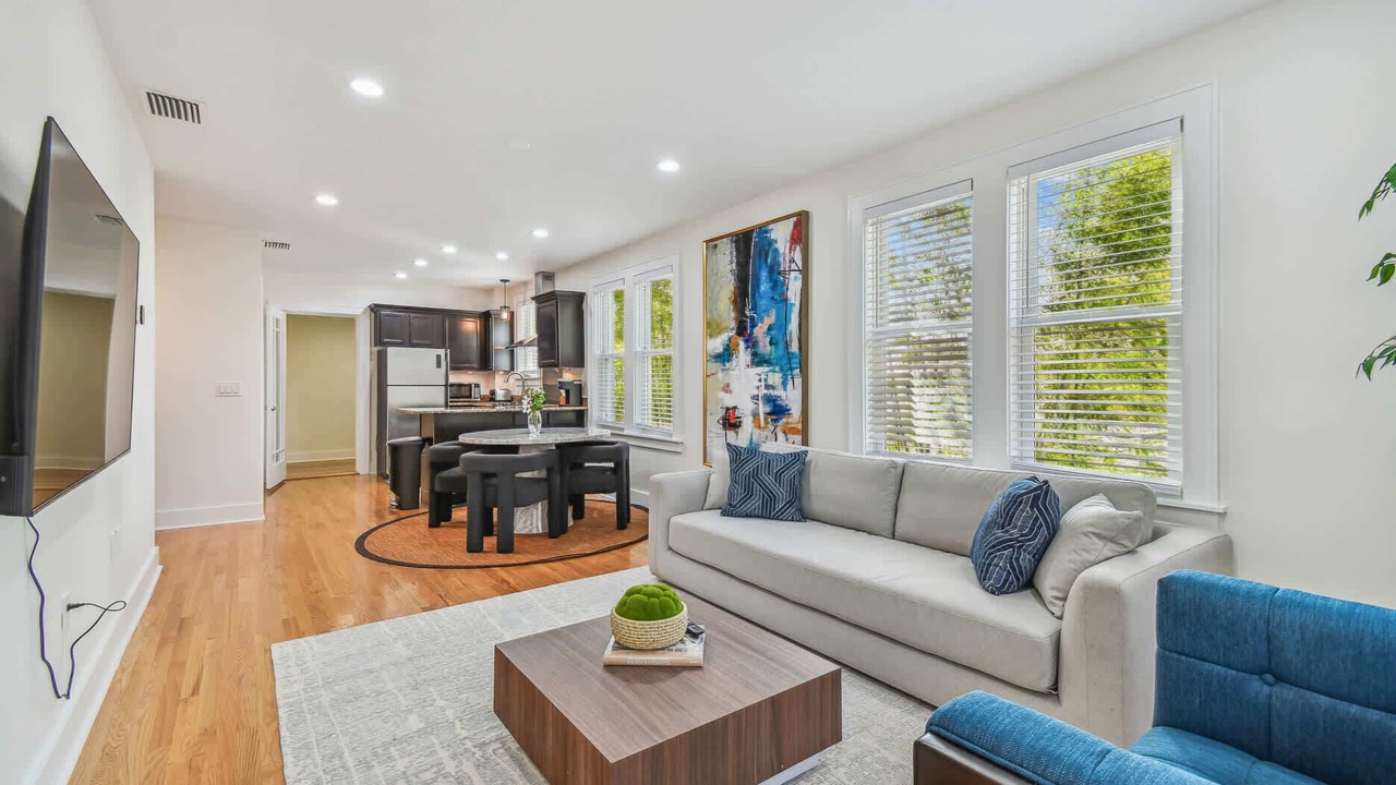 Photo of Livingroom in Crescent Lake