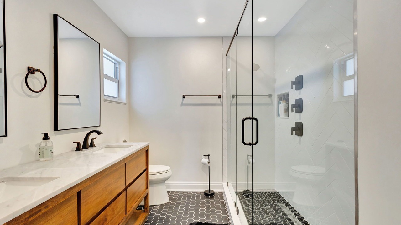 Photo of Bathroom in Hunt Club
