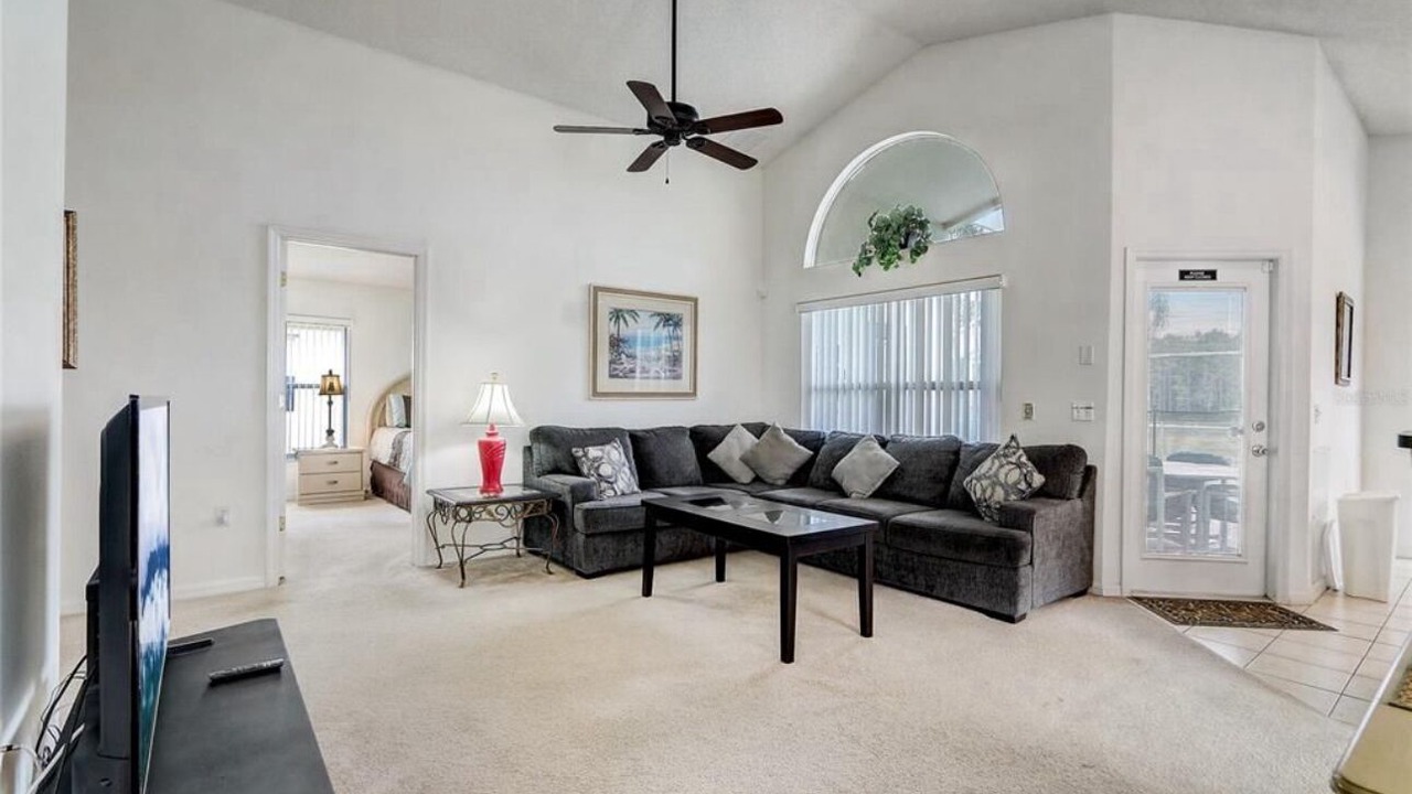 Photo of Livingroom in Westbury
