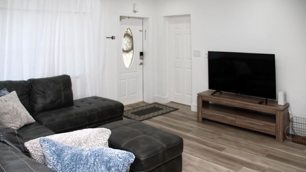 Photo of Livingroom in Miami Springs