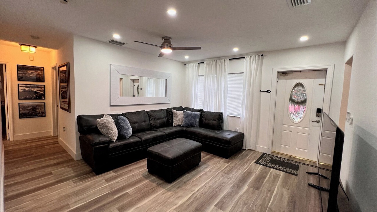 Photo of Livingroom in Miami Springs
