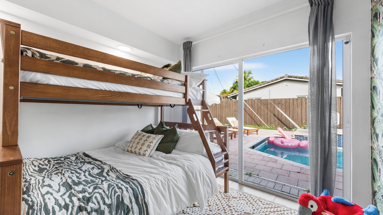 Photo of Bedroom in Imperial Point