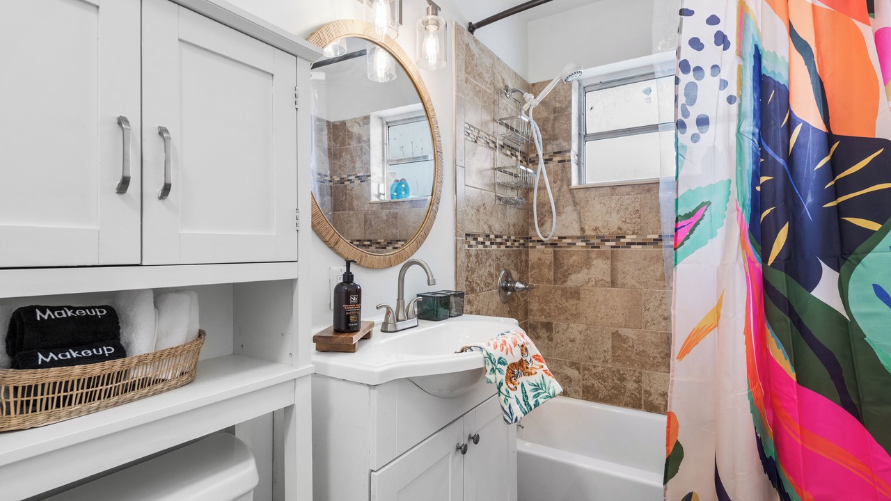 Photo of Bathroom in Imperial Point