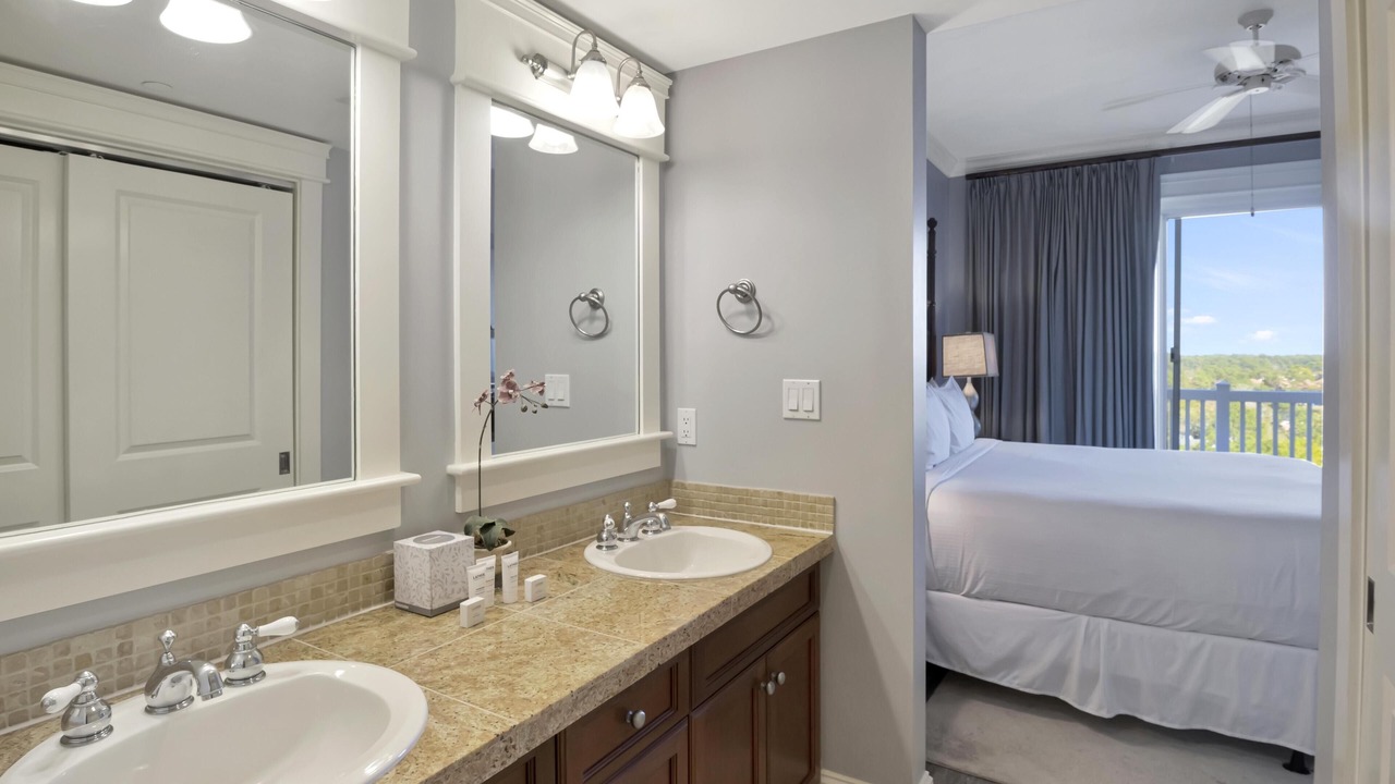 Photo of Bathroom in Baytowne Wharf
