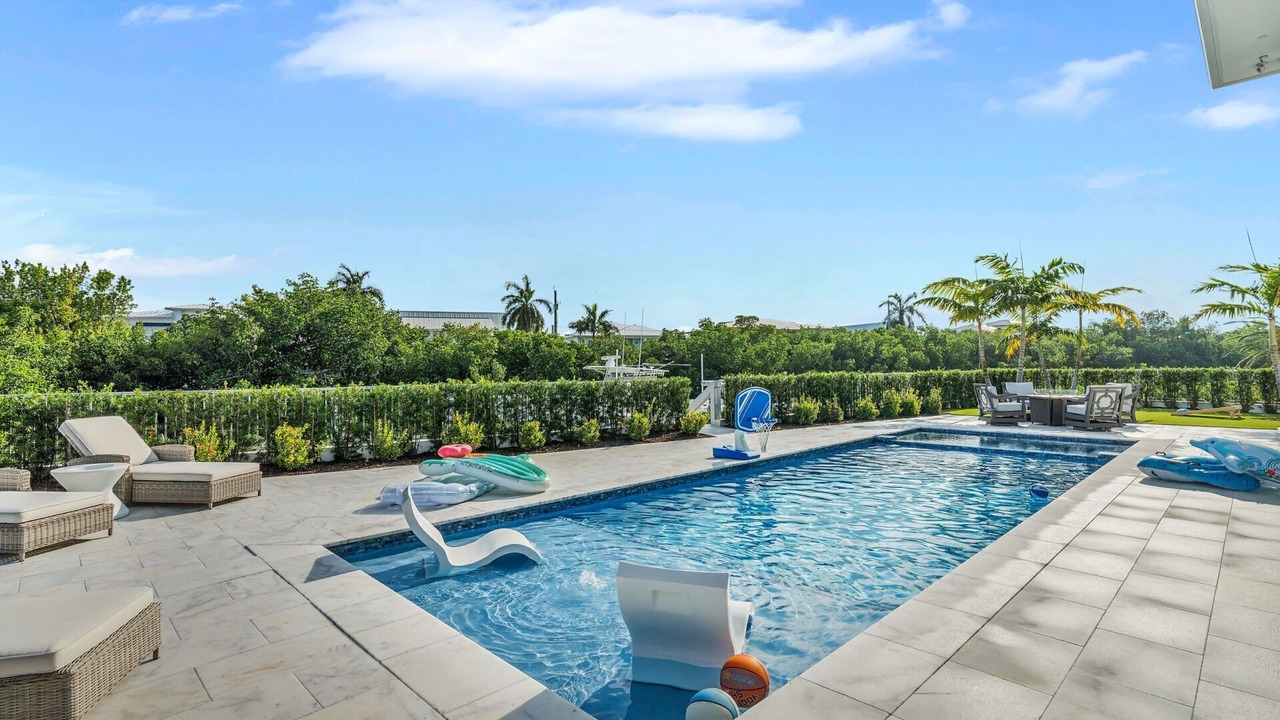 Photo of Outdoor in Coury
