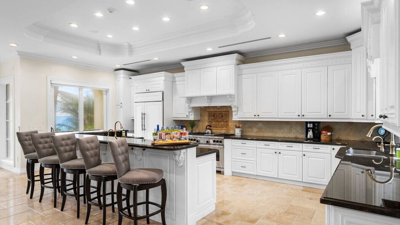 Photo of Kitchen in Lauderdale Beach