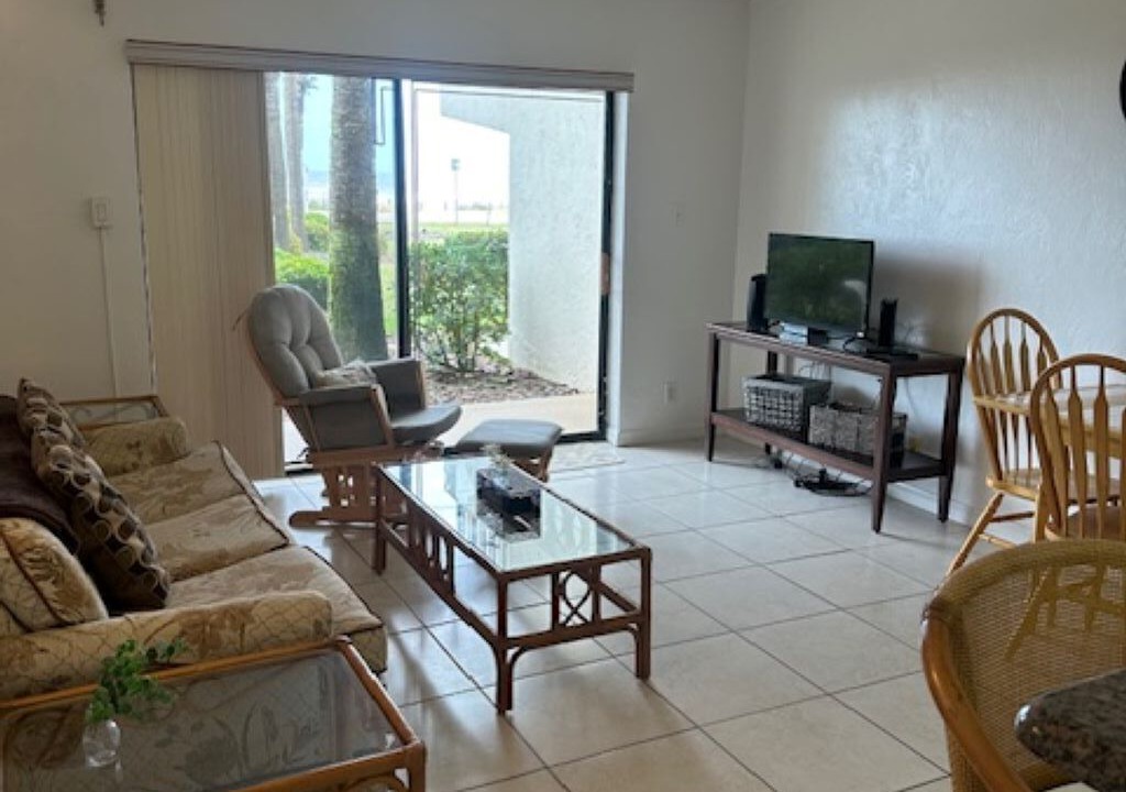 Photo of Livingroom in Ormond Shores Estates