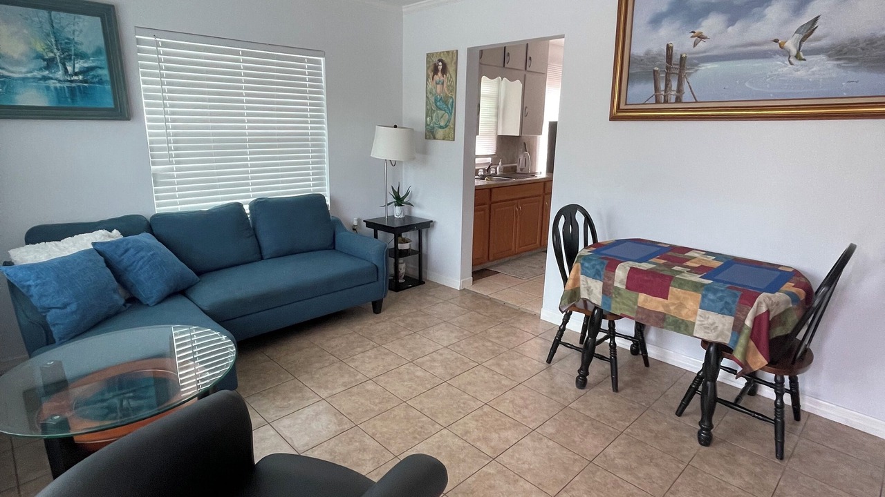 Photo of Livingroom in Warm Mineral Springs