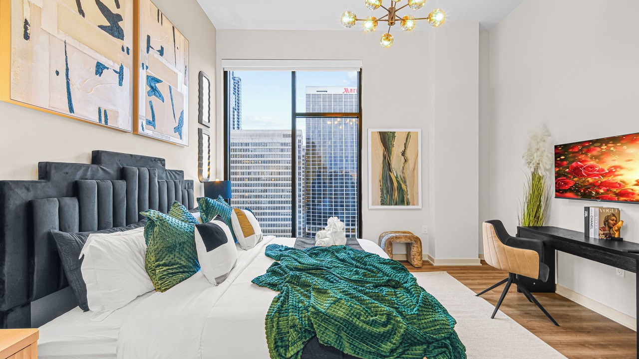 Photo of Bedroom in Peachtree Center