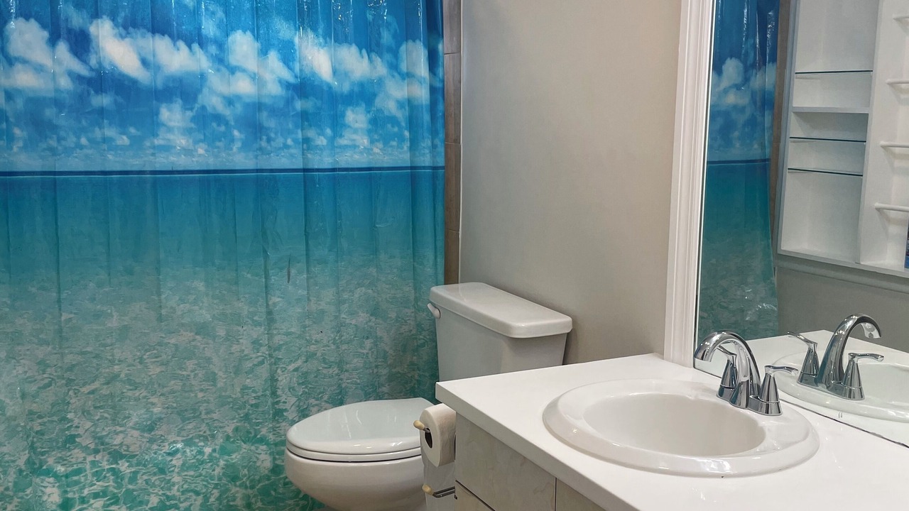 Photo of Bathroom in Plantation