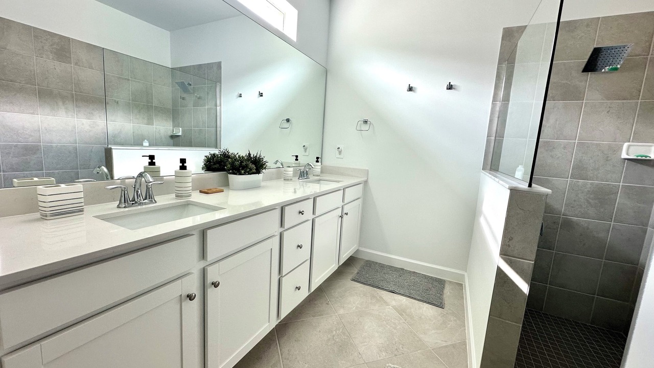 Photo of Bathroom in Lehigh Acres