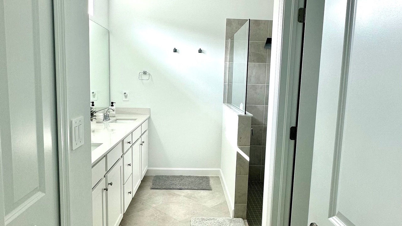 Photo of Bathroom in Lehigh Acres