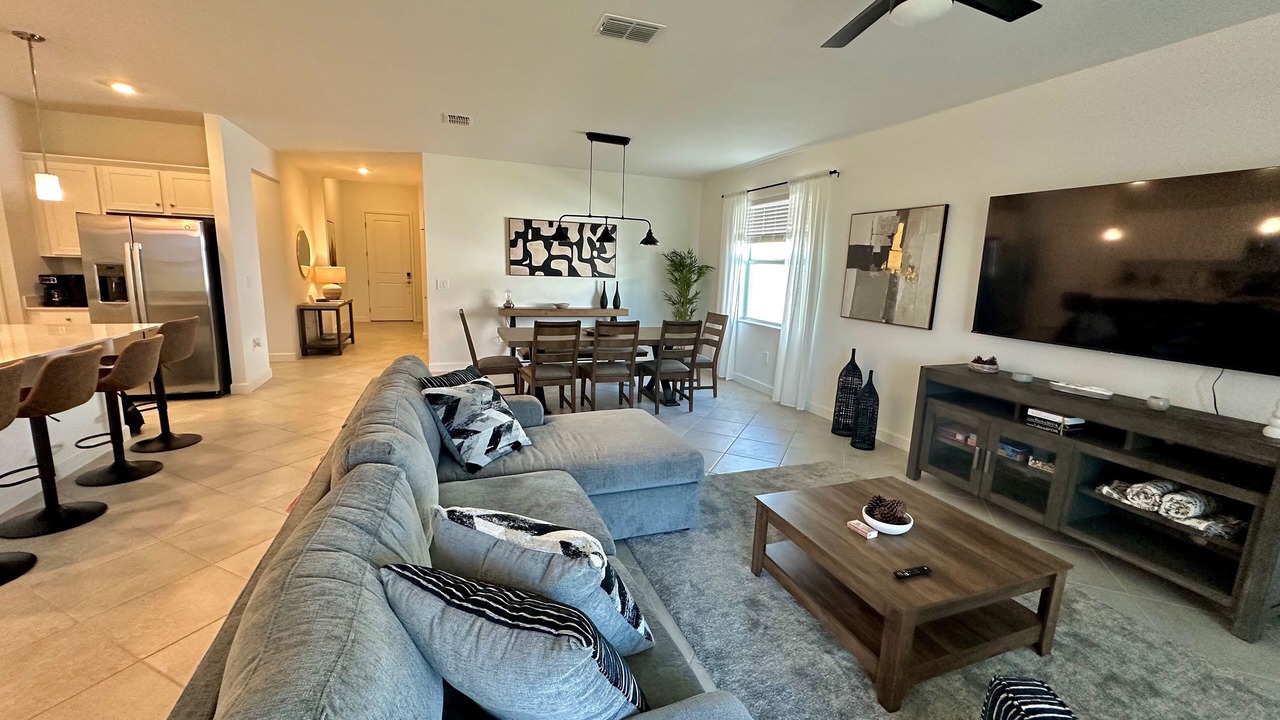 Photo of Livingroom in Lehigh Acres