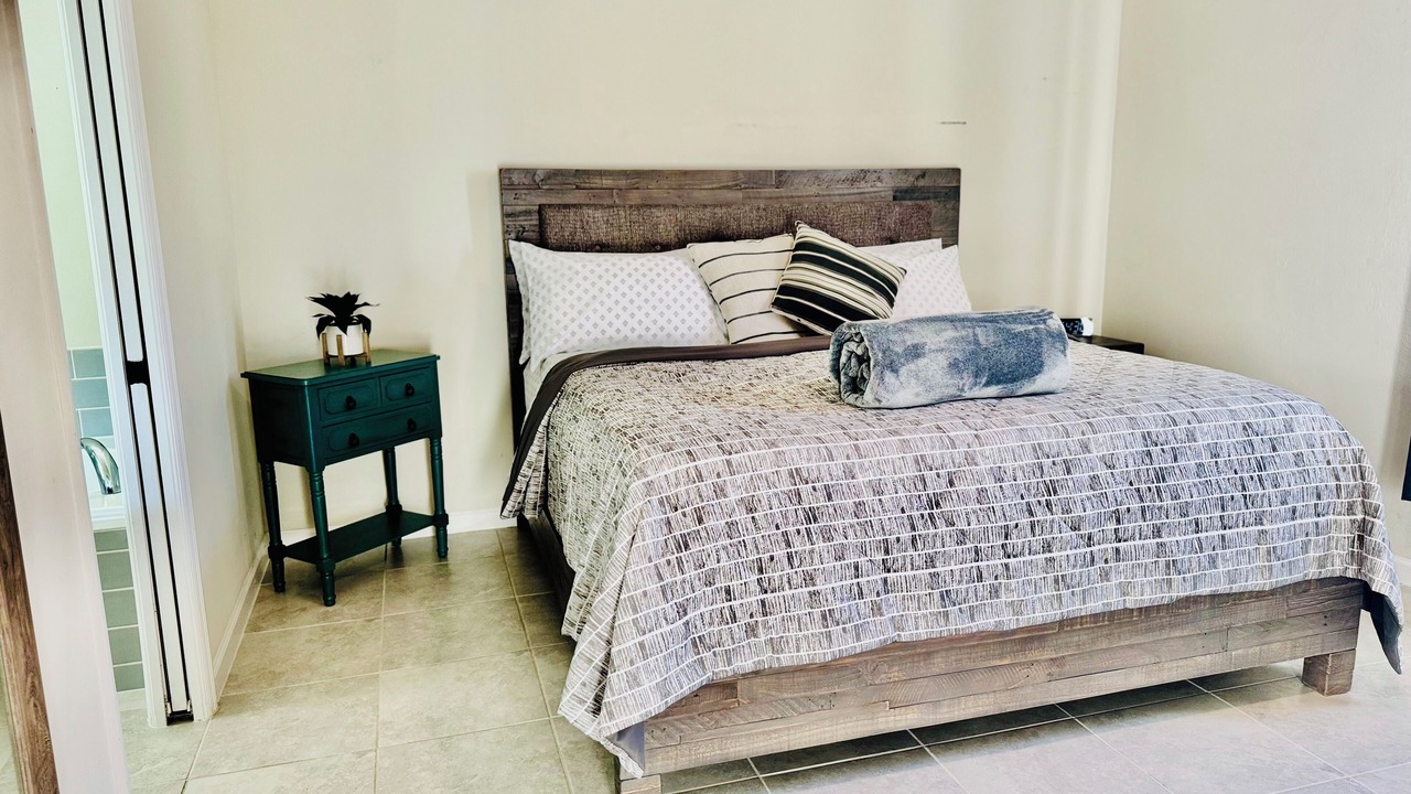 Photo of Bedroom in River Hall