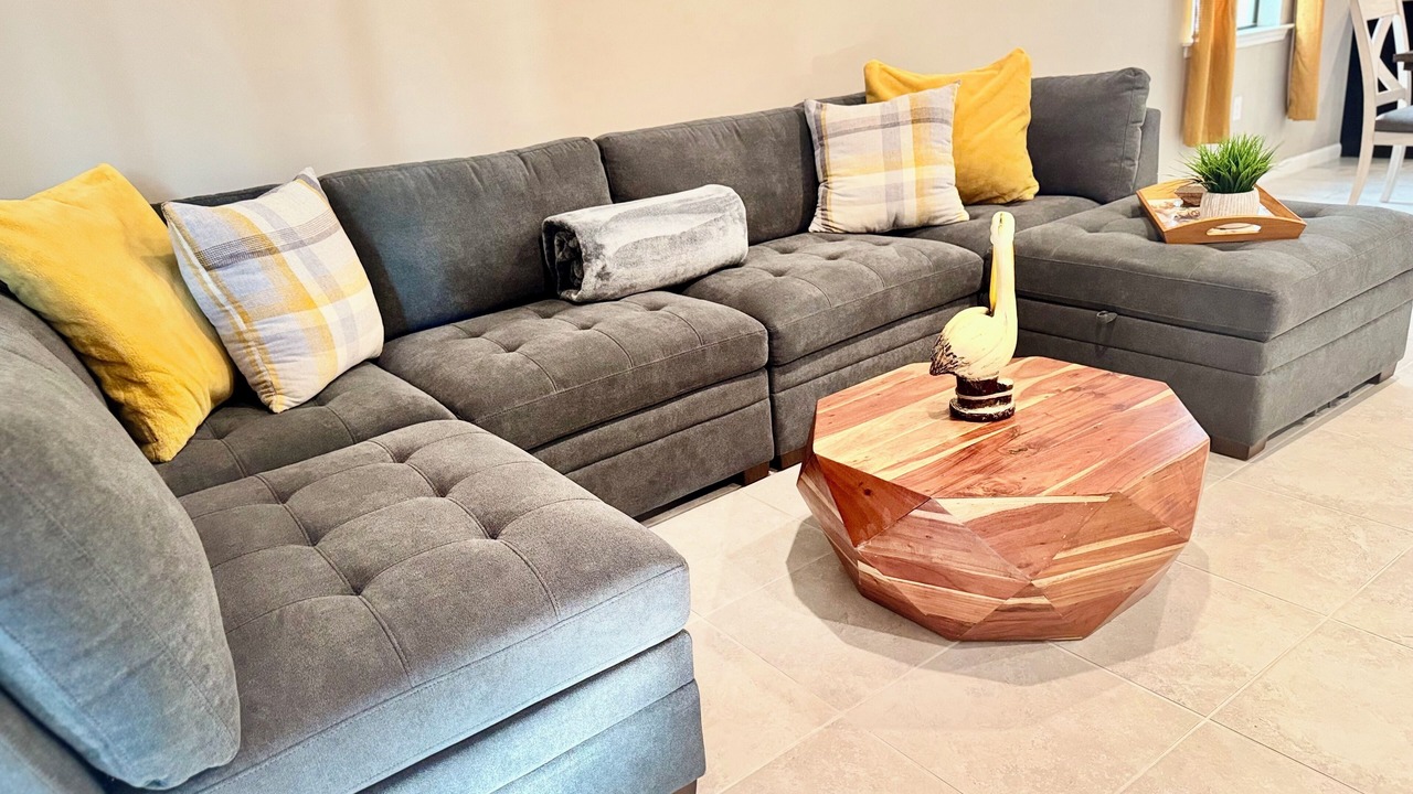 Photo of Livingroom in River Hall
