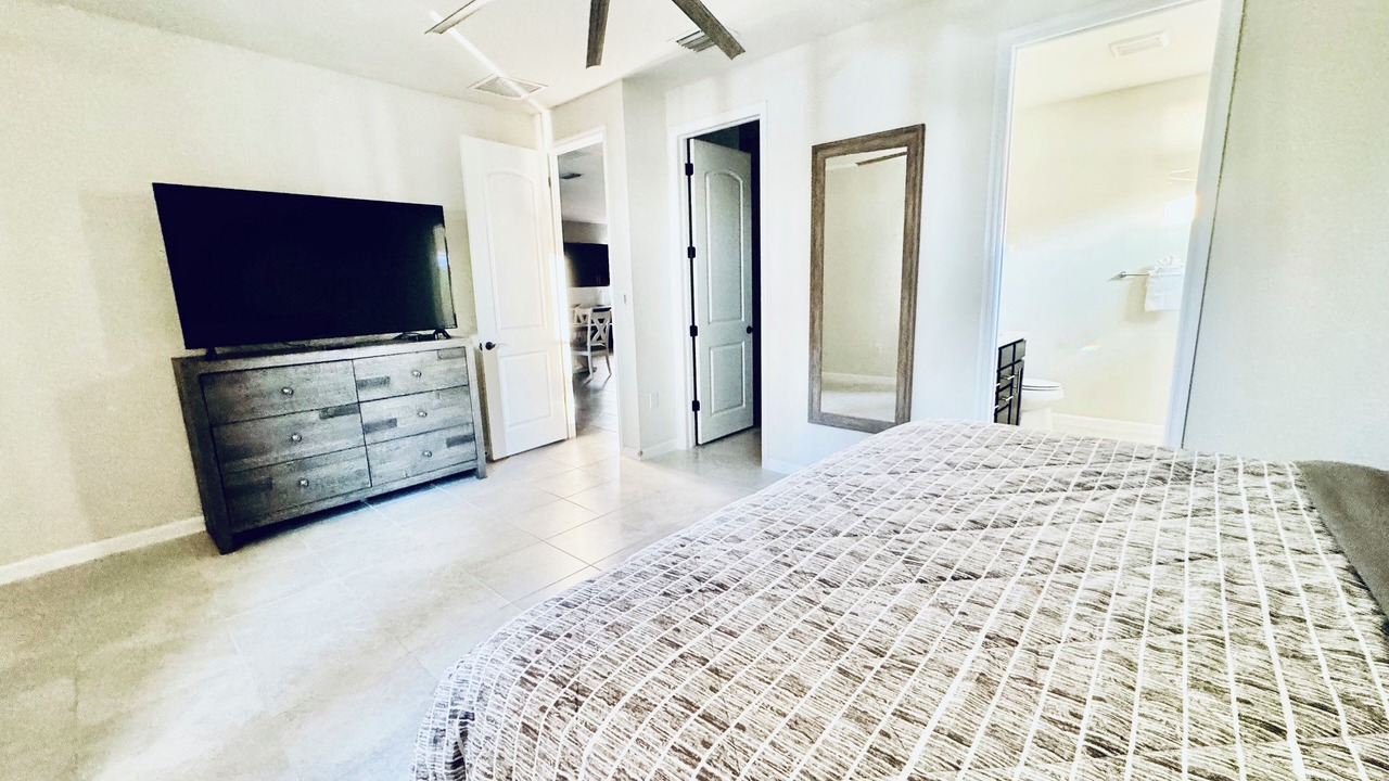 Photo of Bedroom in River Hall