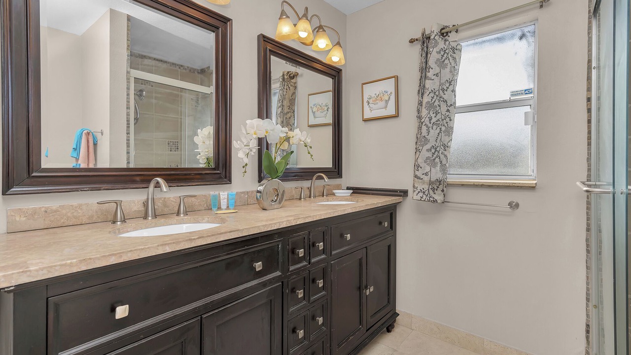 Photo of Bathroom in Fairvilla