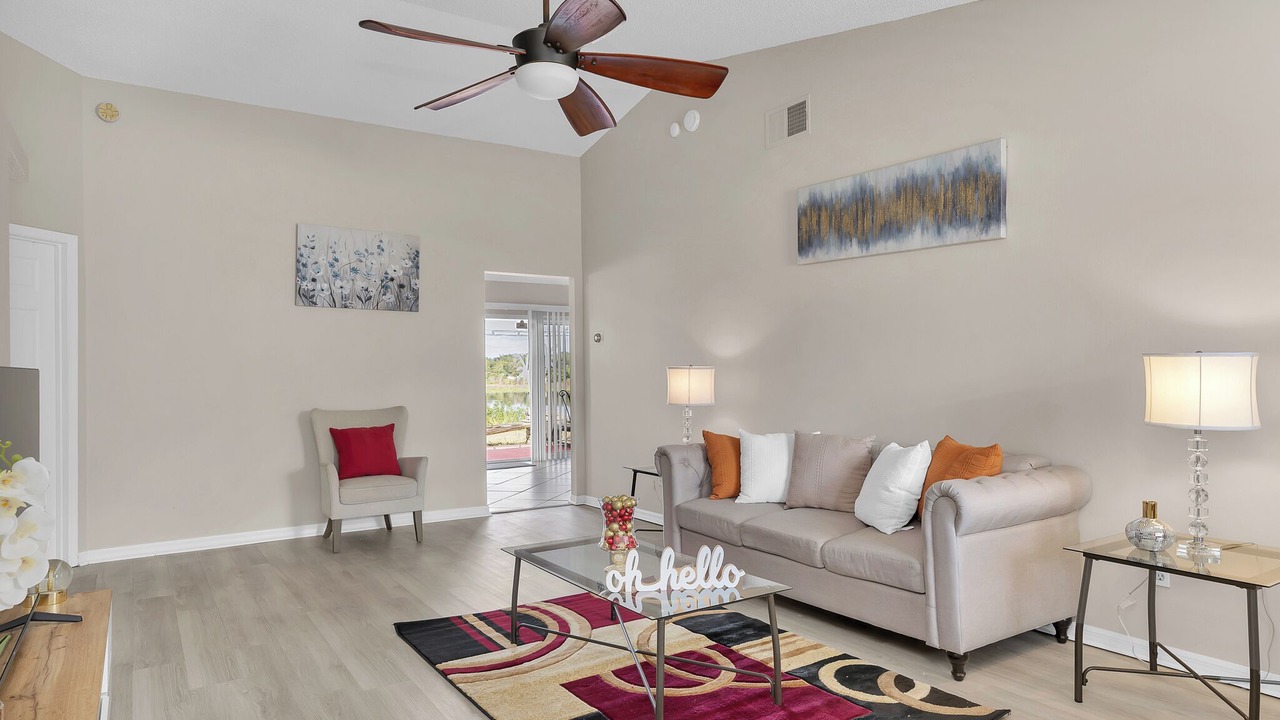 Photo of Livingroom in Fairvilla