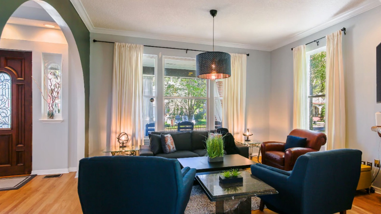 Photo of Livingroom in Urban Core
