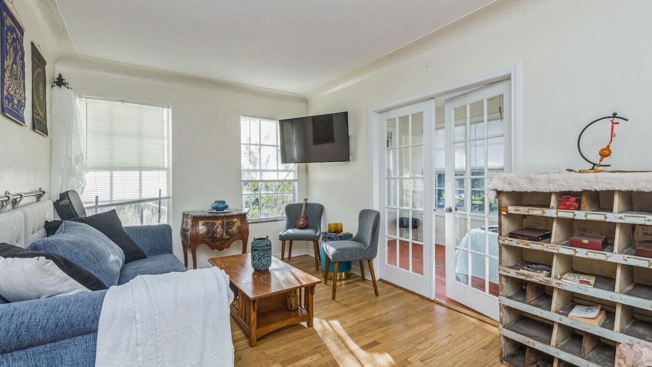 Photo of Livingroom in Crescent Lake