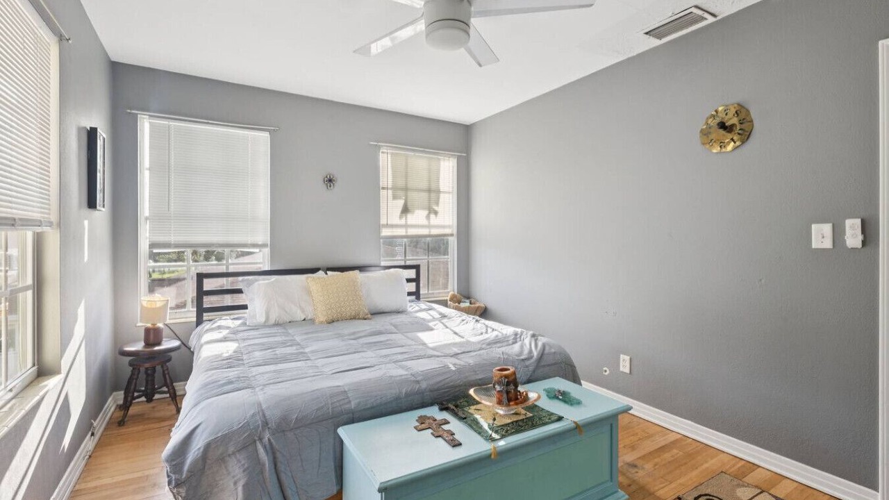 Photo of Bedroom in Crescent Lake