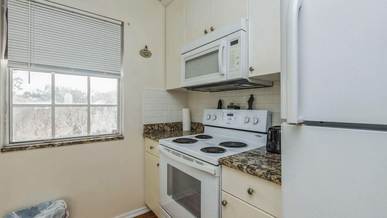 Photo of Kitchen in Crescent Lake