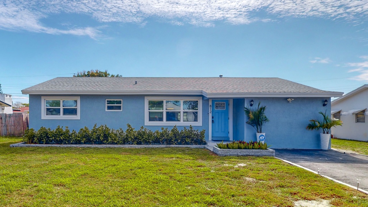 Photo of Outdoor in Lantana