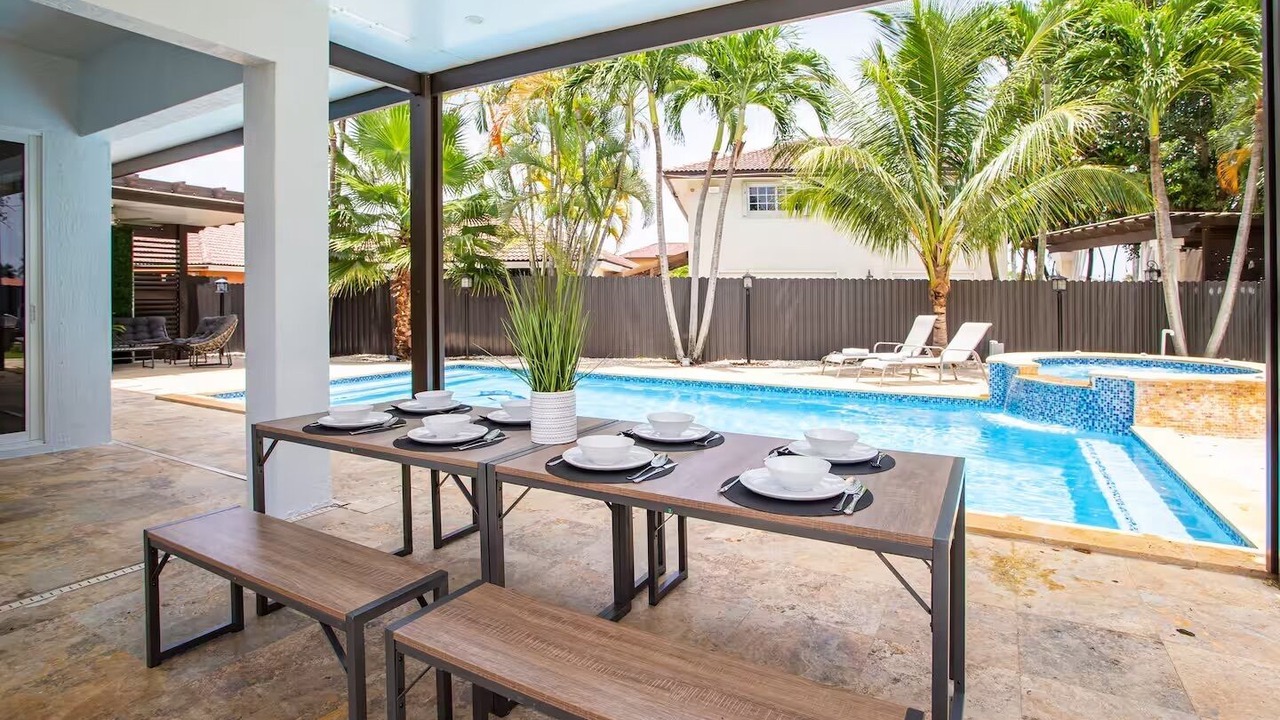 Photo of Outdoor in Tamiami