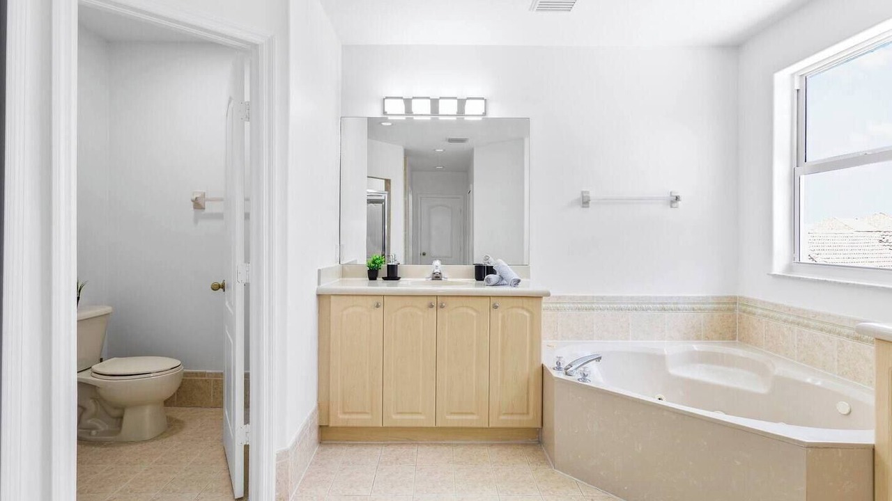 Photo of Bathroom in Tamiami