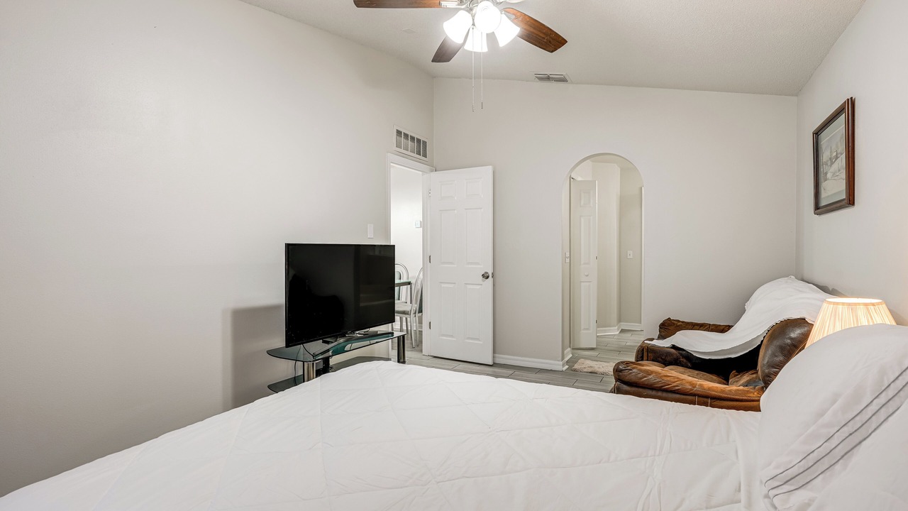 Photo of Bedroom in Lakeland - Winter Haven