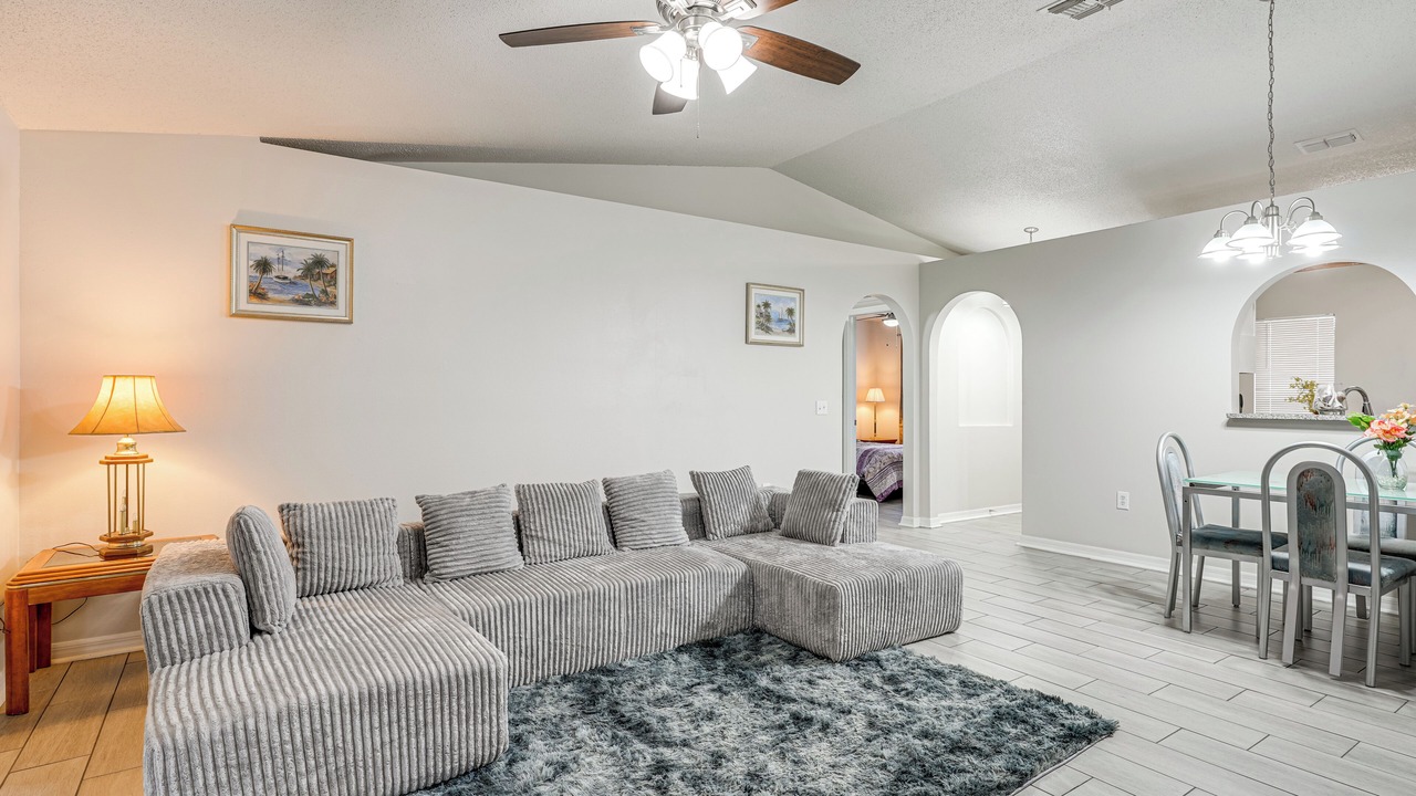 Photo of Livingroom in Lakeland - Winter Haven