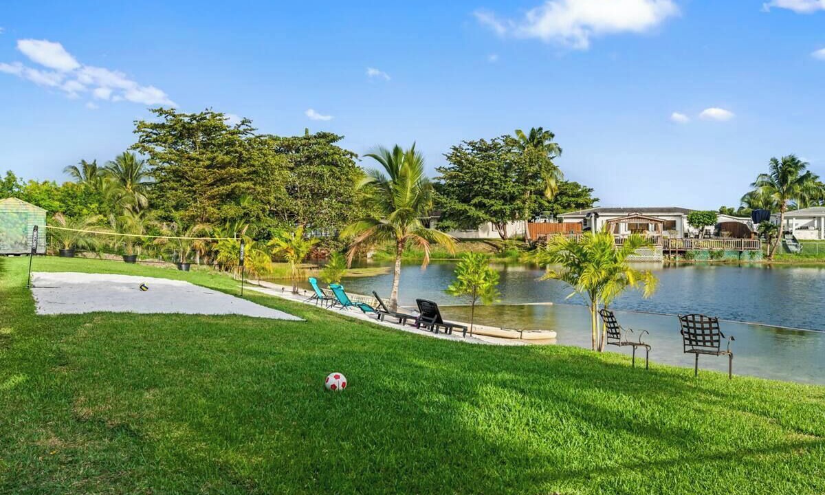 Photo of Outdoor in Kendale Lakes