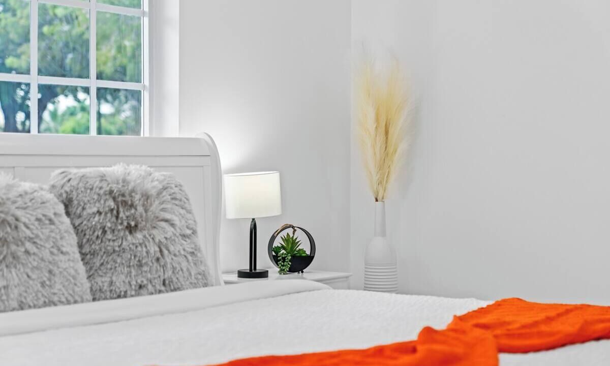 Photo of Bedroom in Kendale Lakes