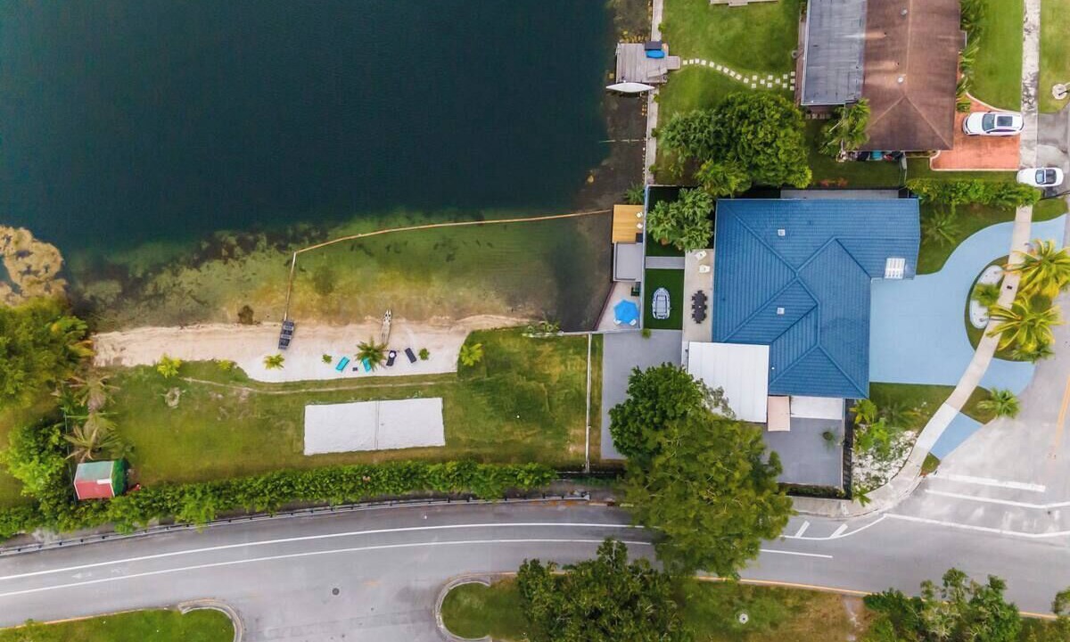 Photo of Outdoor in Kendale Lakes