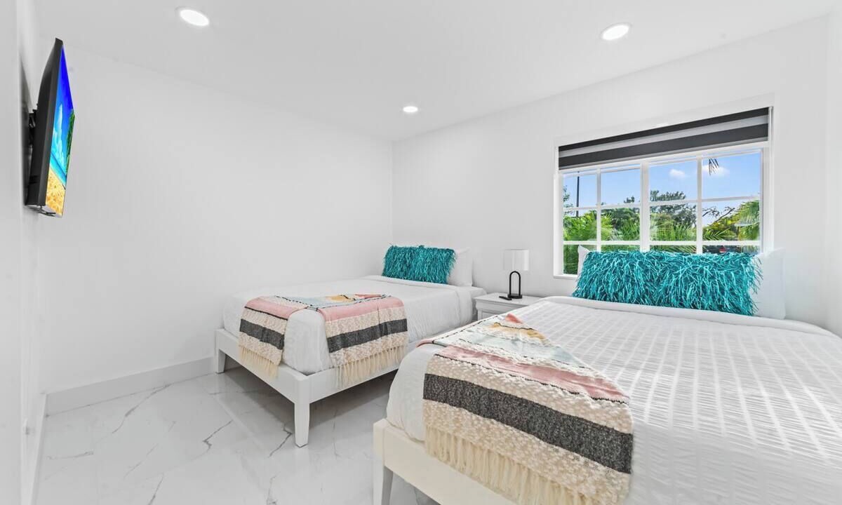 Photo of Bedroom in Kendale Lakes