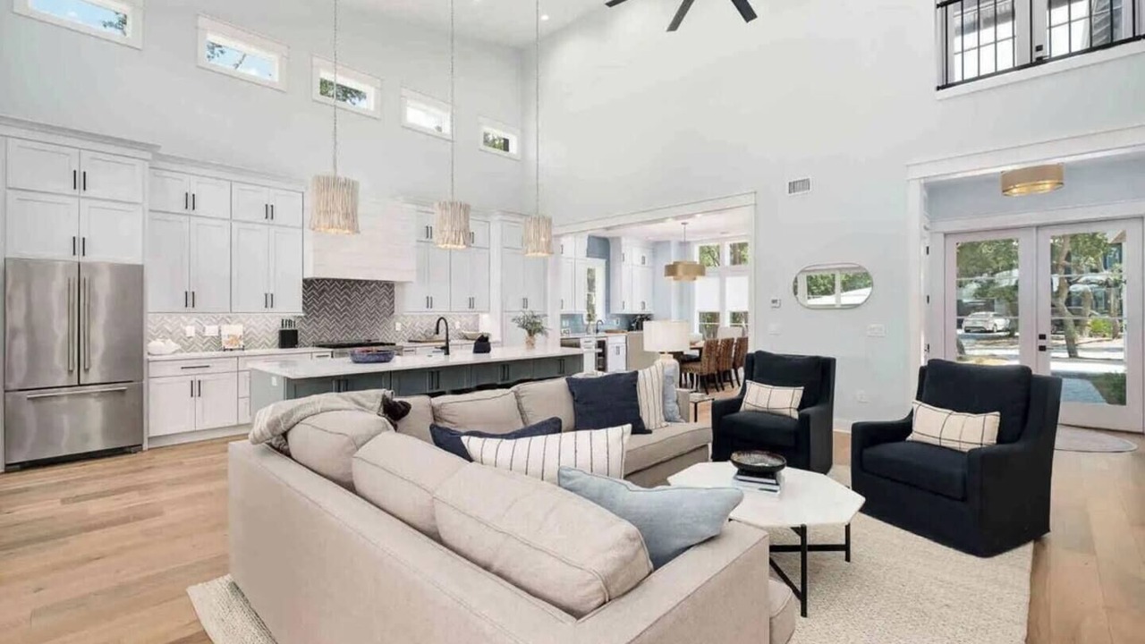Photo of Livingroom in Dune Allen Beach