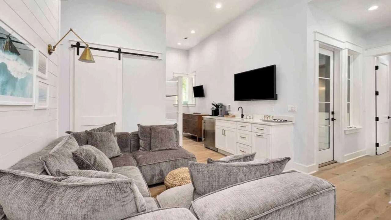 Photo of Livingroom in Dune Allen Beach