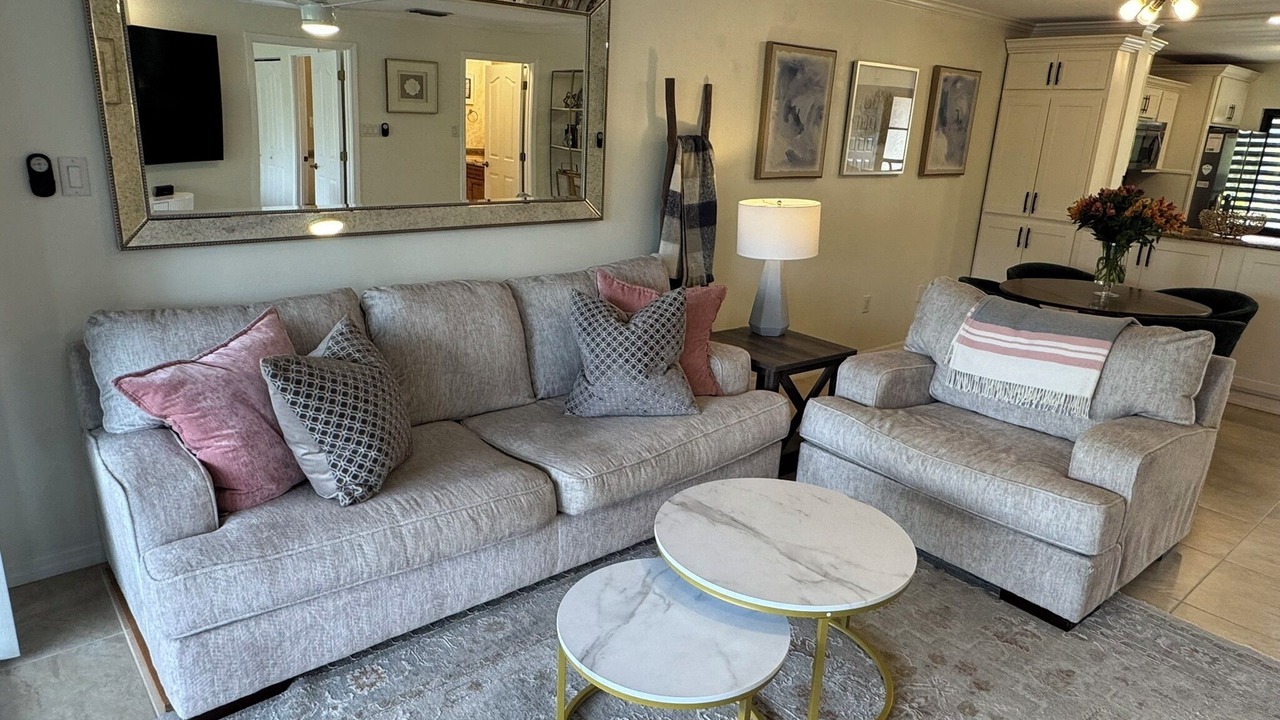 Photo of Livingroom in Tarpon Springs
